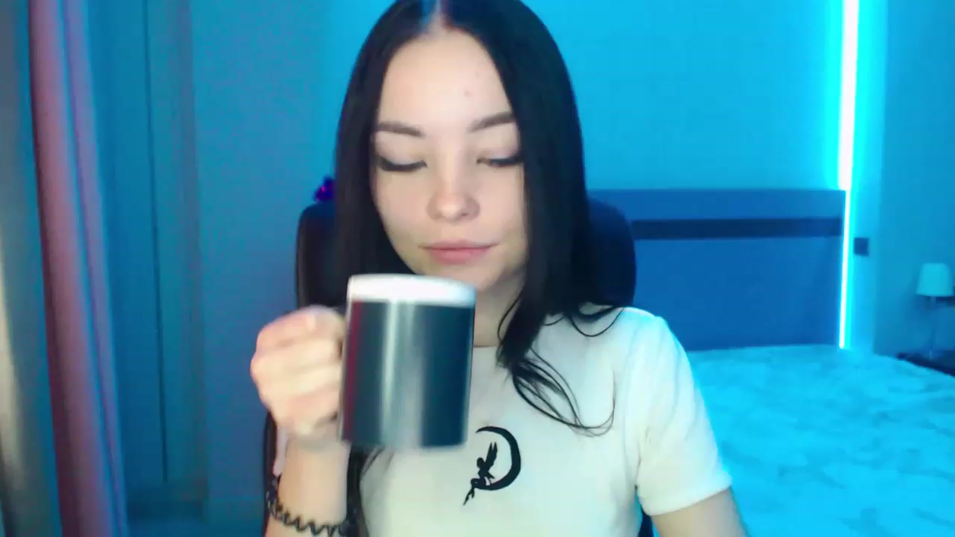 Gallery image thumbnail from SonyaOlsen's myfreecams stream on, 01/17/2023, 09:00 image 1 of 20