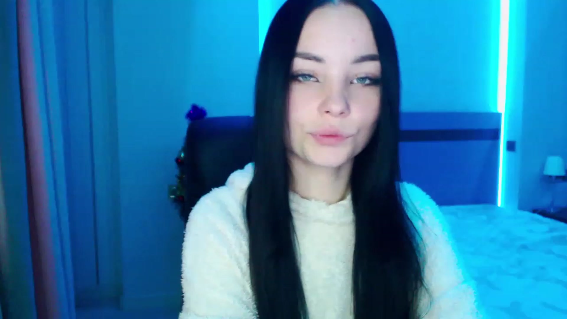 Gallery image thumbnail from SonyaOlsen's myfreecams stream on, 01/17/2023, 11:05 image 9 of 20