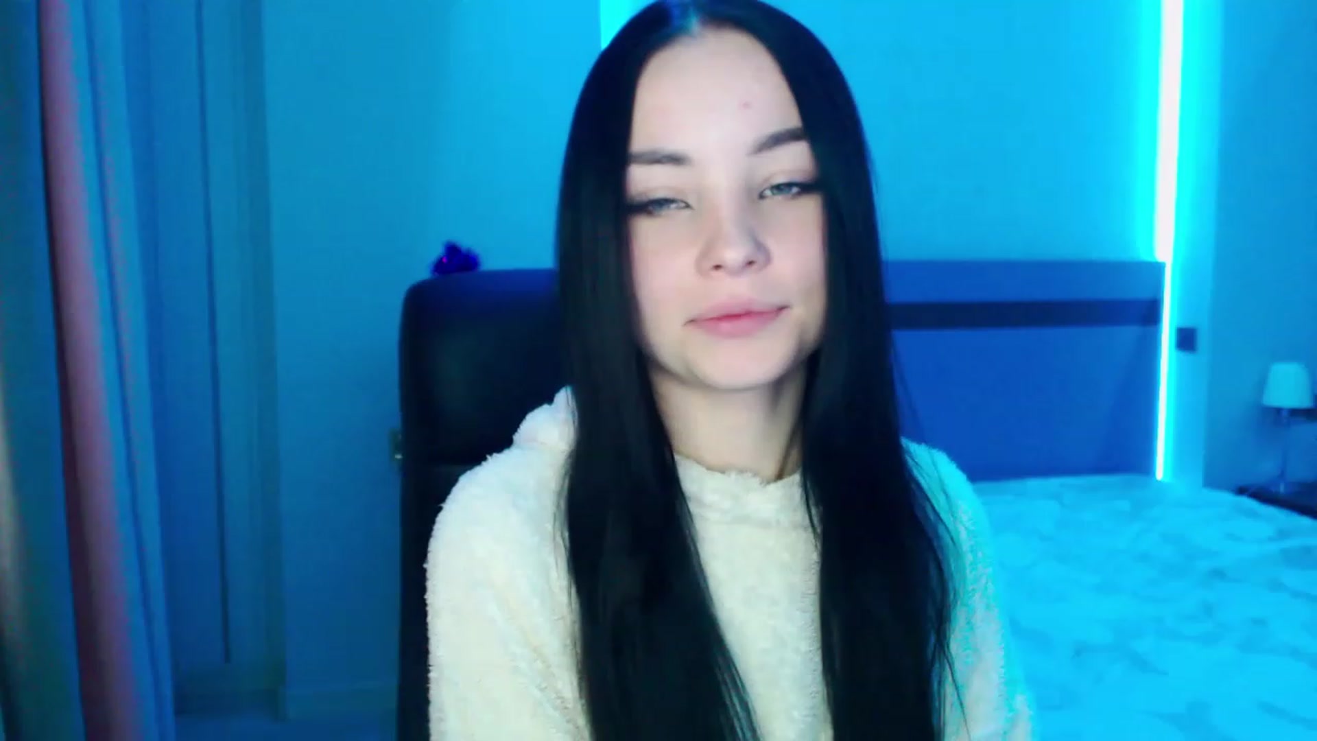 Gallery image thumbnail from SonyaOlsen's myfreecams stream on, 01/17/2023, 11:05 image 18 of 20