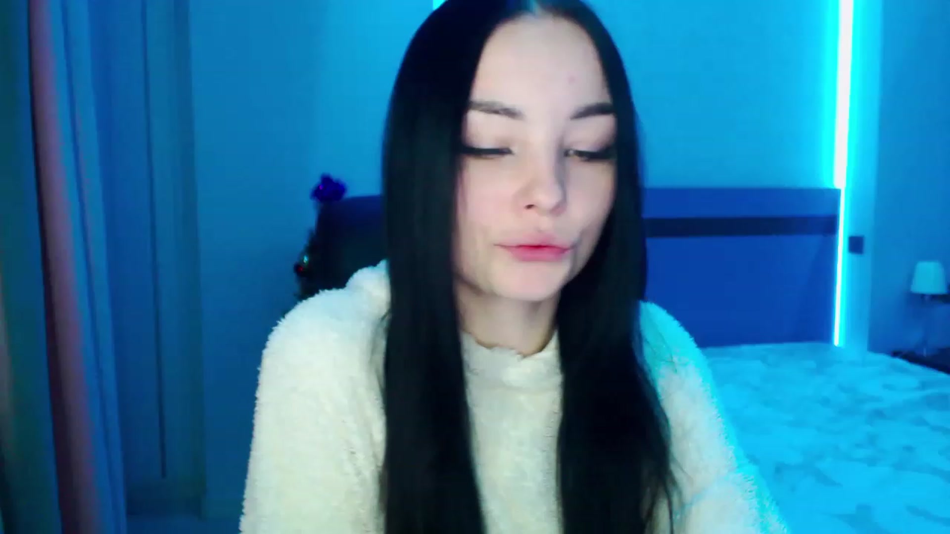 Gallery image thumbnail from SonyaOlsen's myfreecams stream on, 01/17/2023, 11:05 image 2 of 20
