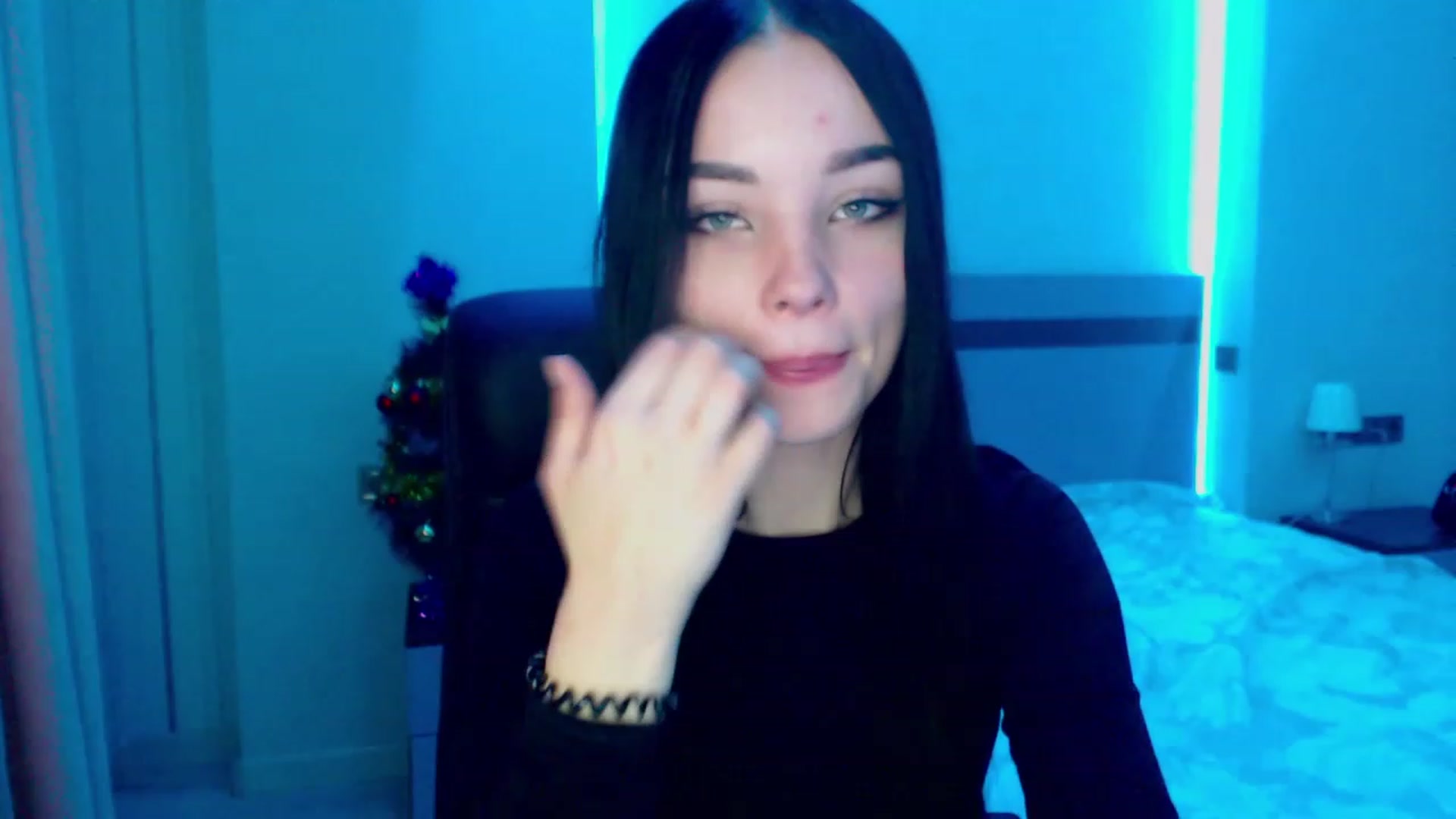 Gallery image thumbnail from SonyaOlsen's myfreecams stream on, 01/18/2023, 10:00 image 9 of 20