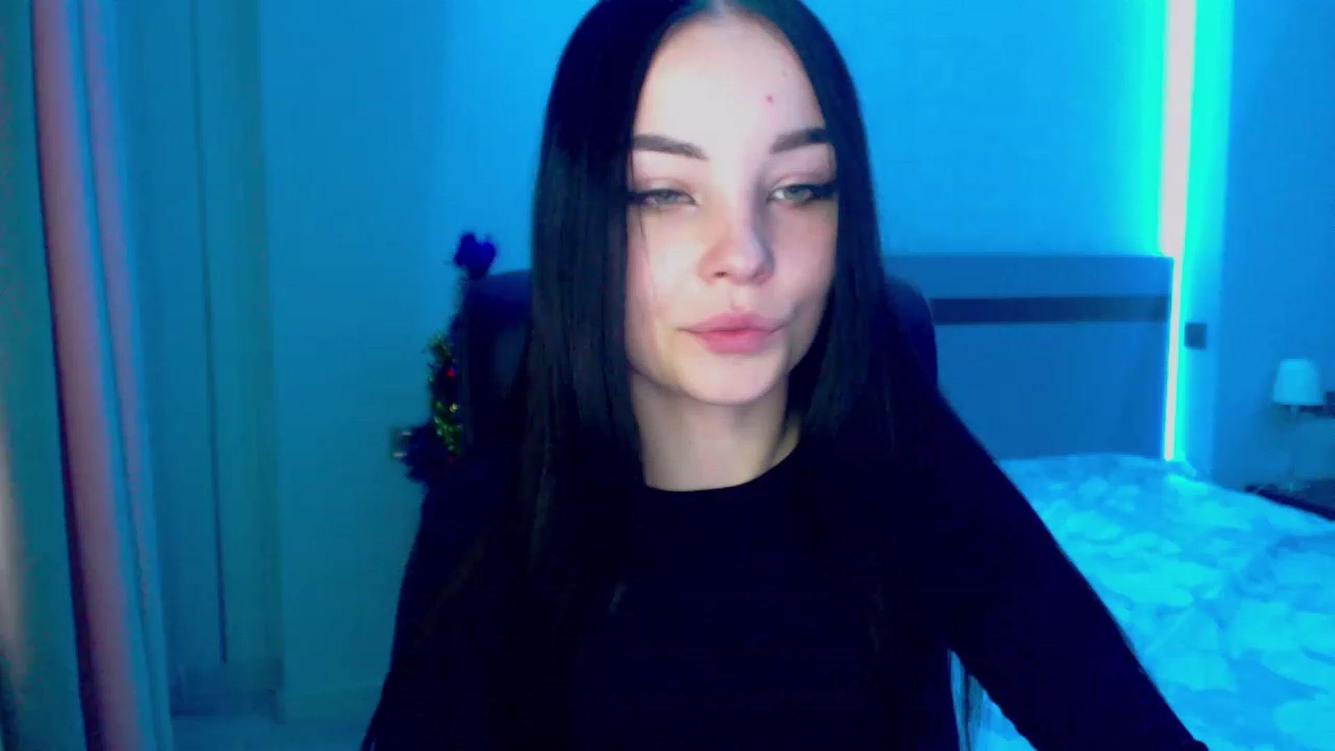 Gallery image thumbnail from SonyaOlsen's myfreecams stream on, 01/19/2023, 10:18 image 10 of 20