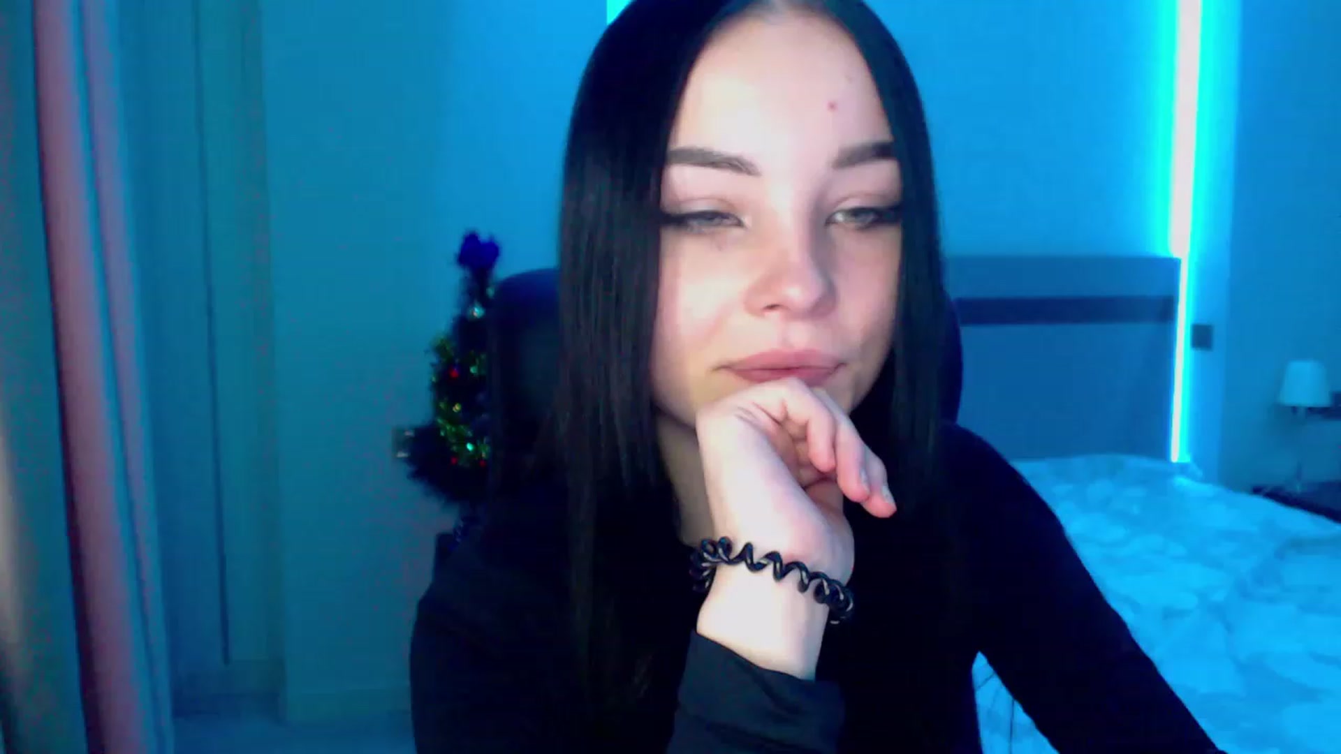 Gallery image thumbnail from SonyaOlsen's myfreecams stream on, 01/19/2023, 10:18 image 6 of 20
