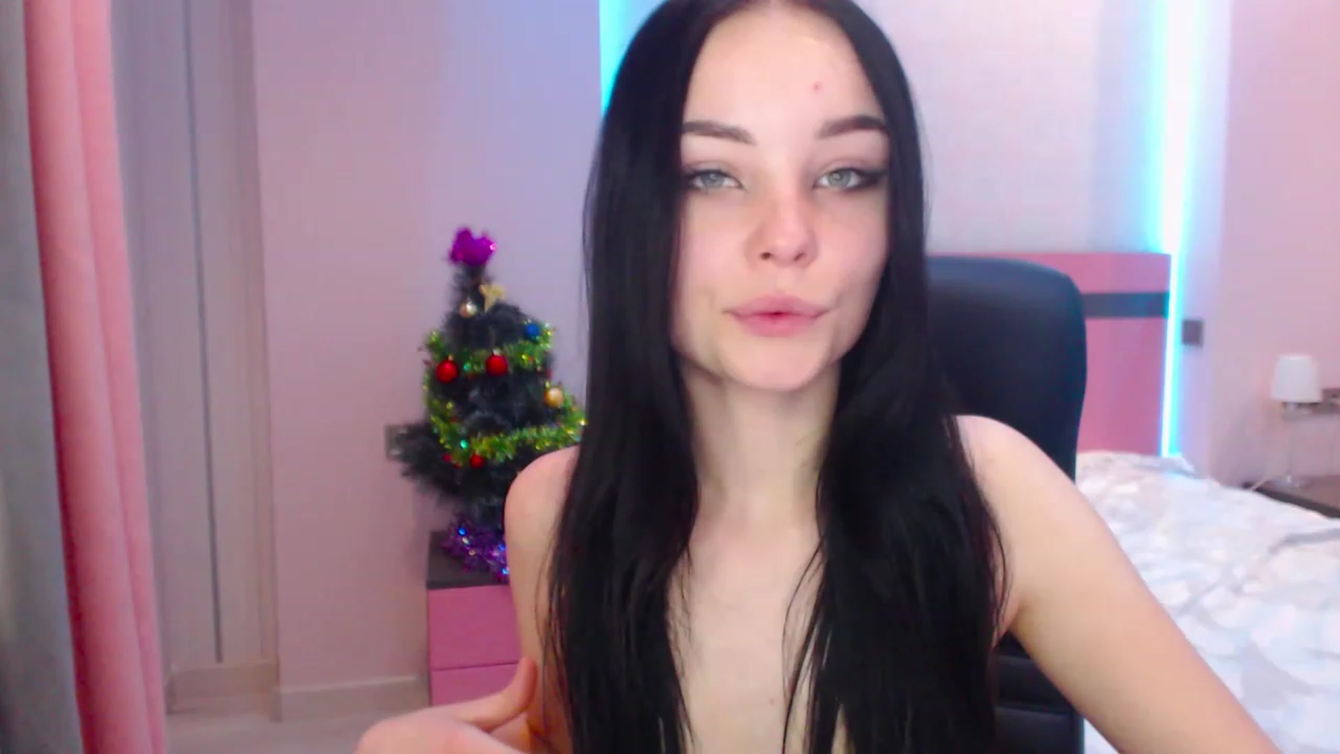 Gallery image thumbnail from SonyaOlsen's myfreecams stream on, 01/19/2023, 10:41 image 7 of 20