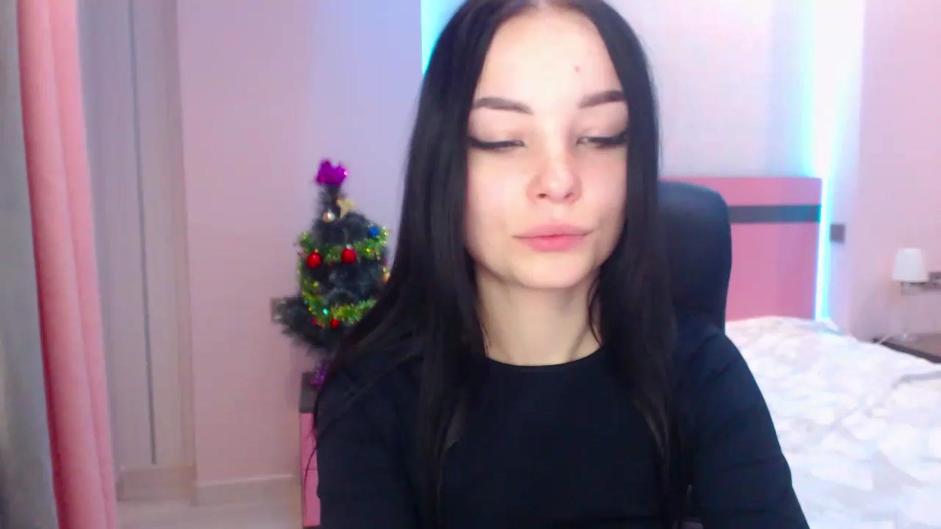 Gallery image thumbnail from SonyaOlsen's myfreecams stream on, 01/19/2023, 10:41 image 19 of 20