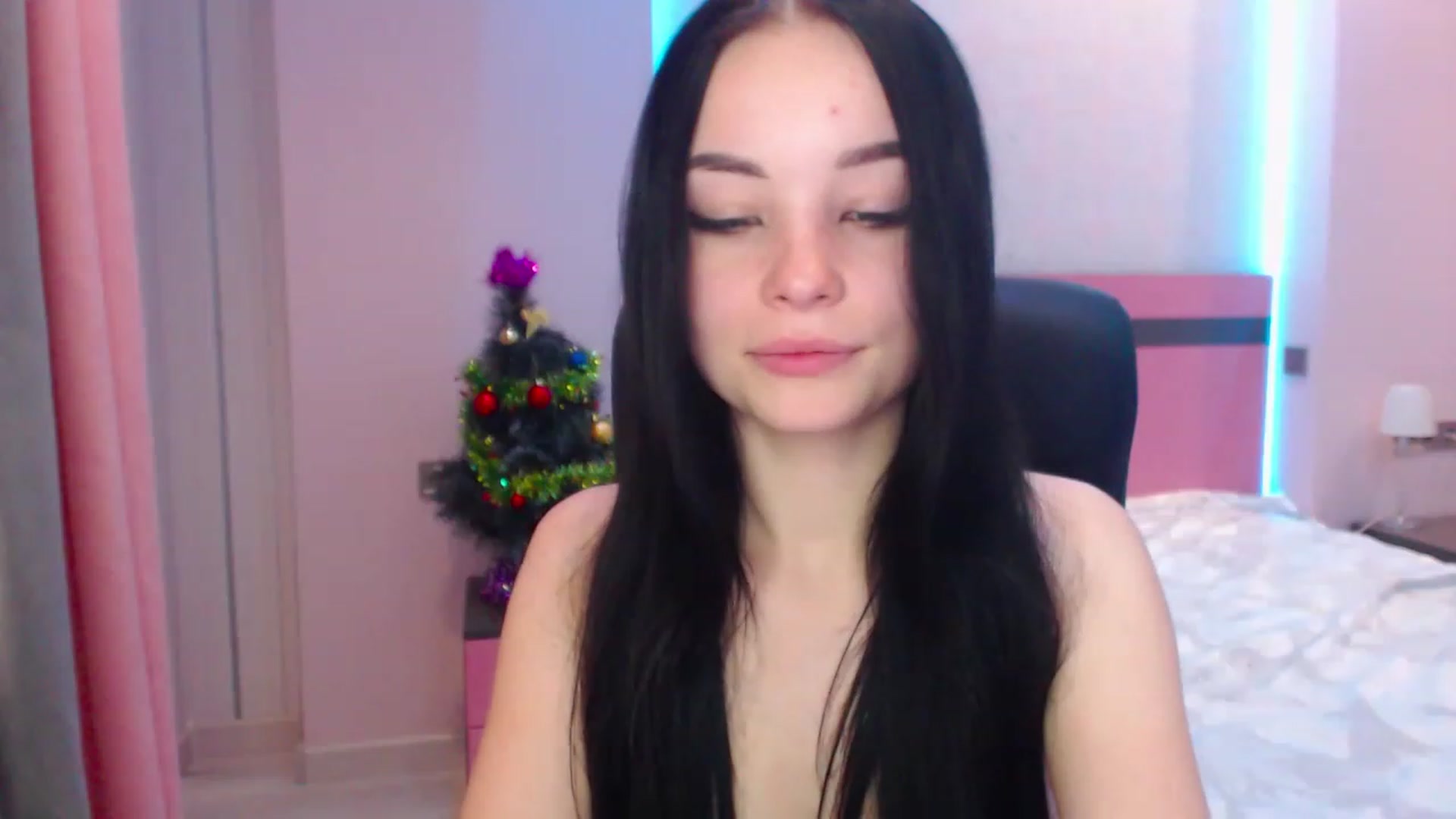 Gallery image thumbnail from SonyaOlsen's myfreecams stream on, 01/19/2023, 10:41 image 13 of 20