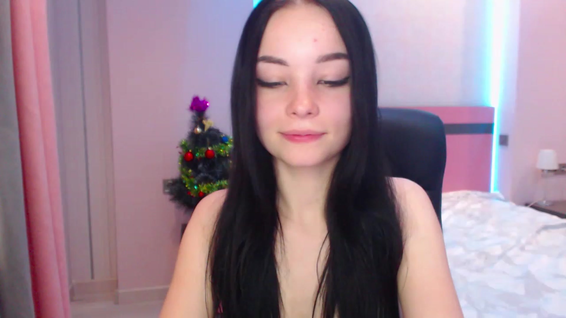 Gallery image thumbnail from SonyaOlsen's myfreecams stream on, 01/19/2023, 10:41 image 6 of 20