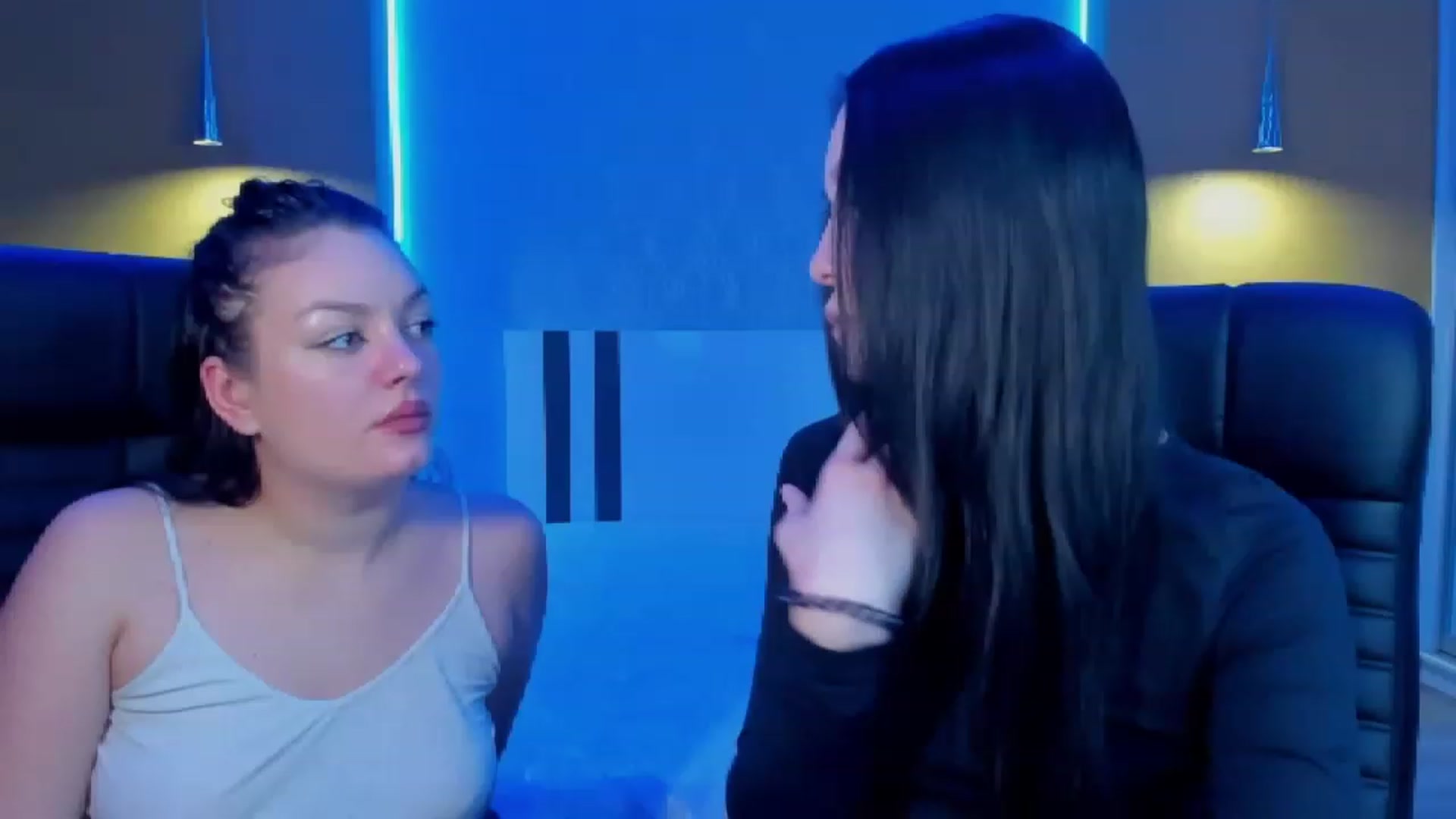 Gallery image thumbnail from SonyaOlsen's myfreecams stream on, 01/19/2023, 13:34 image 13 of 20