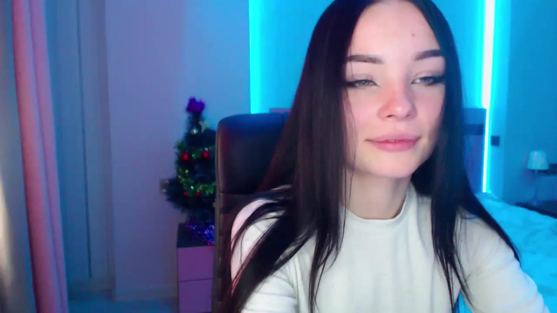 Gallery image thumbnail from SonyaOlsen's myfreecams stream on, 01/20/2023, 08:45 image 6 of 20