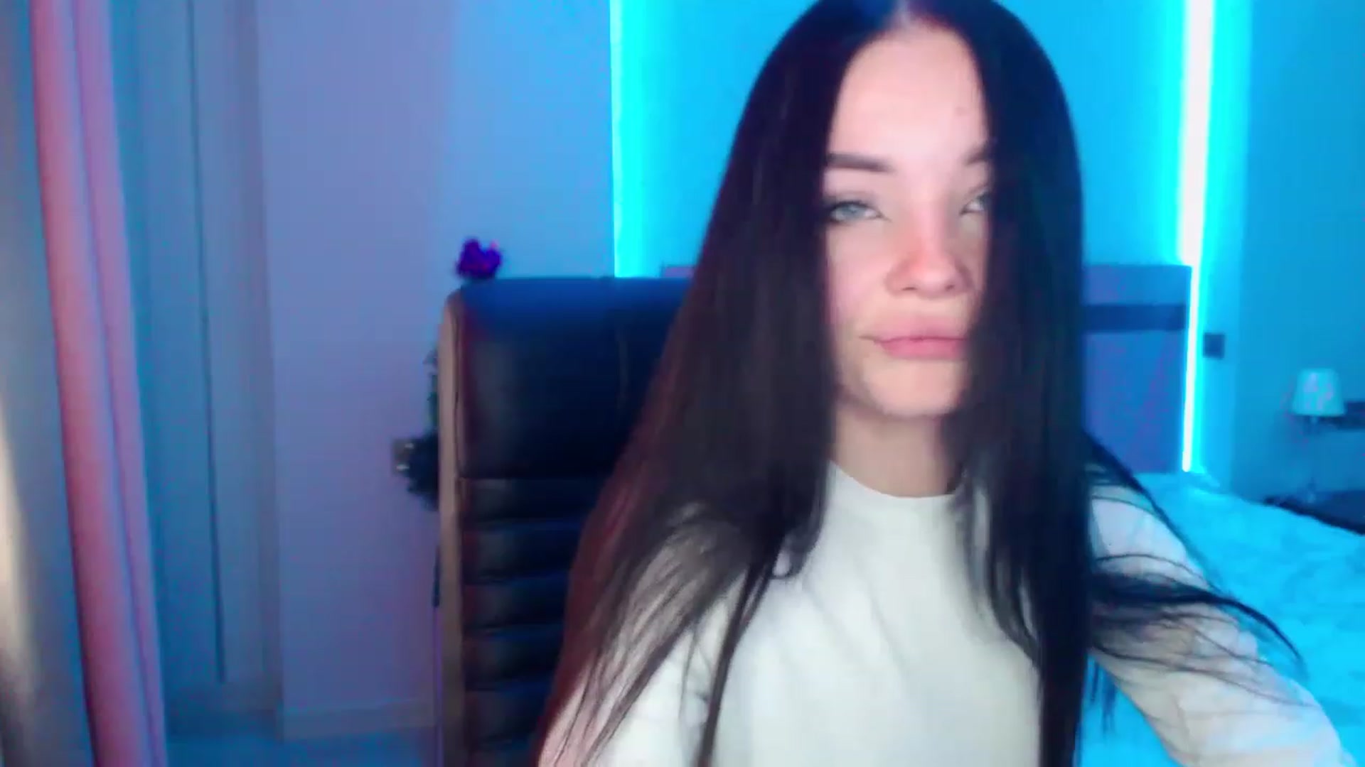 Gallery image thumbnail from SonyaOlsen's myfreecams stream on, 01/20/2023, 08:45 image 12 of 20