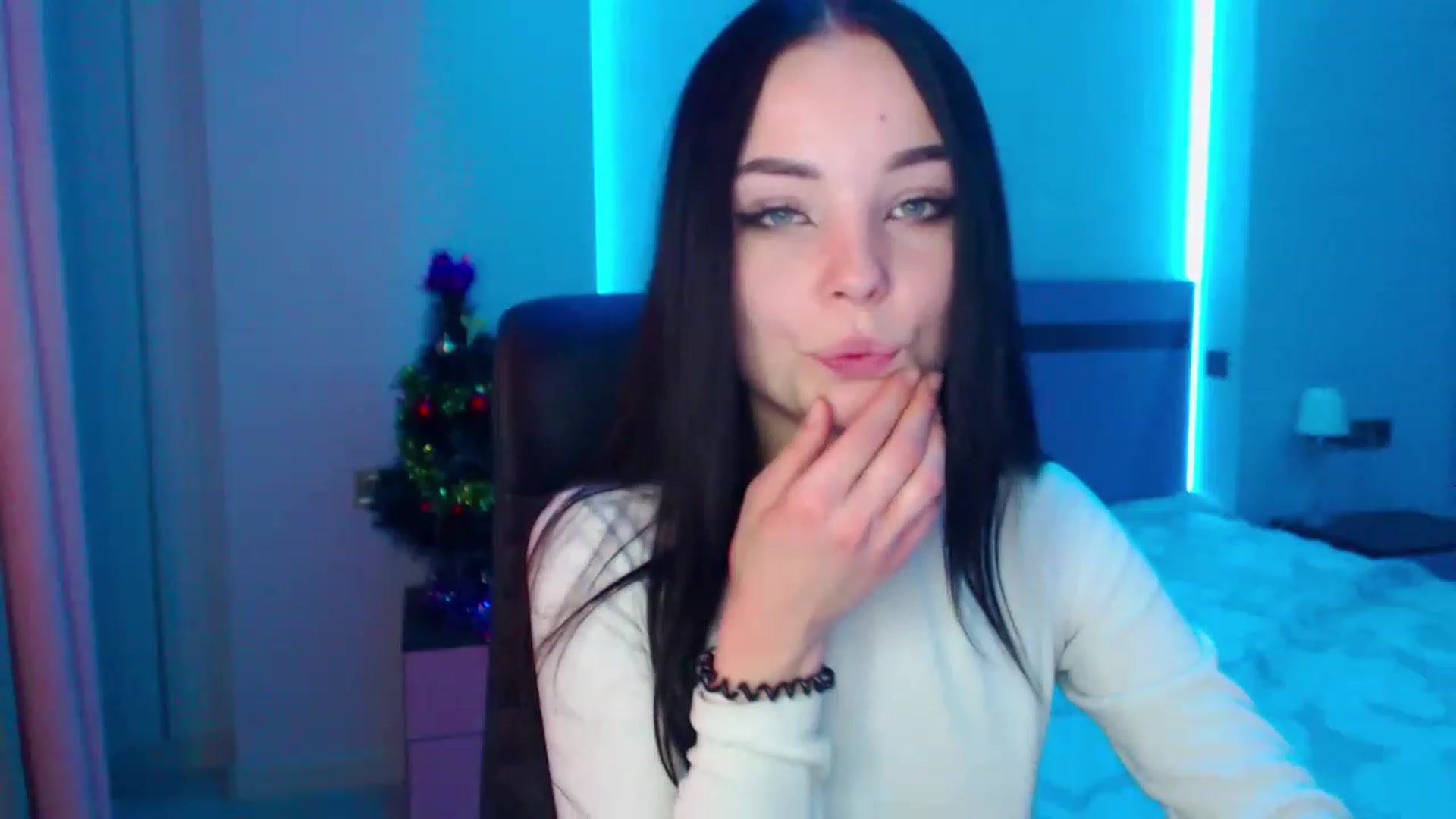 Gallery image thumbnail from SonyaOlsen's myfreecams stream on, 01/20/2023, 11:19 image 4 of 20