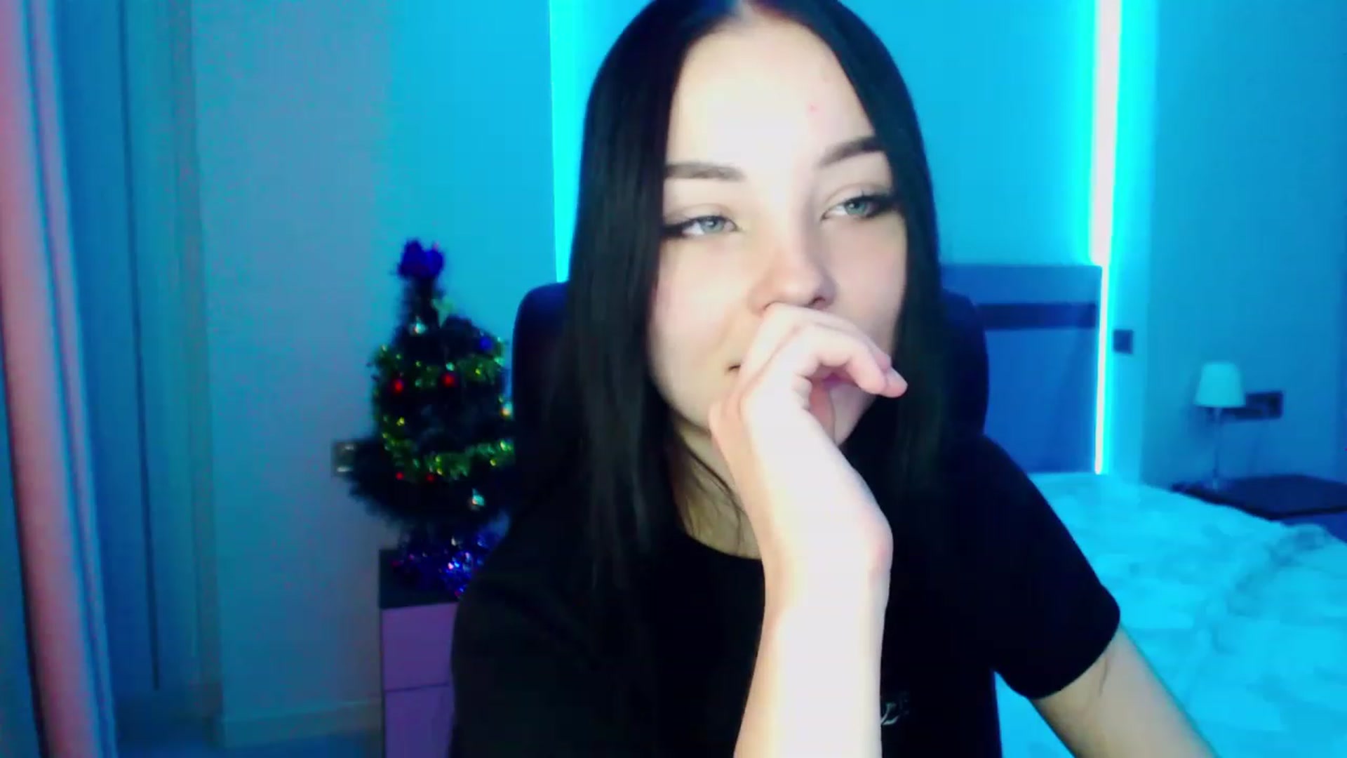 Gallery image thumbnail from SonyaOlsen's myfreecams stream on, 01/23/2023, 11:24 image 9 of 20