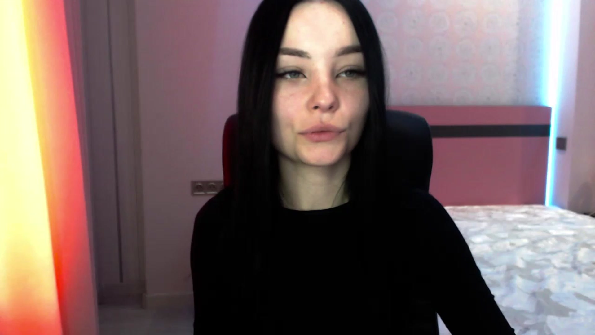 Gallery image thumbnail from SonyaOlsen's myfreecams stream on, 02/06/2023, 09:32 image 8 of 20