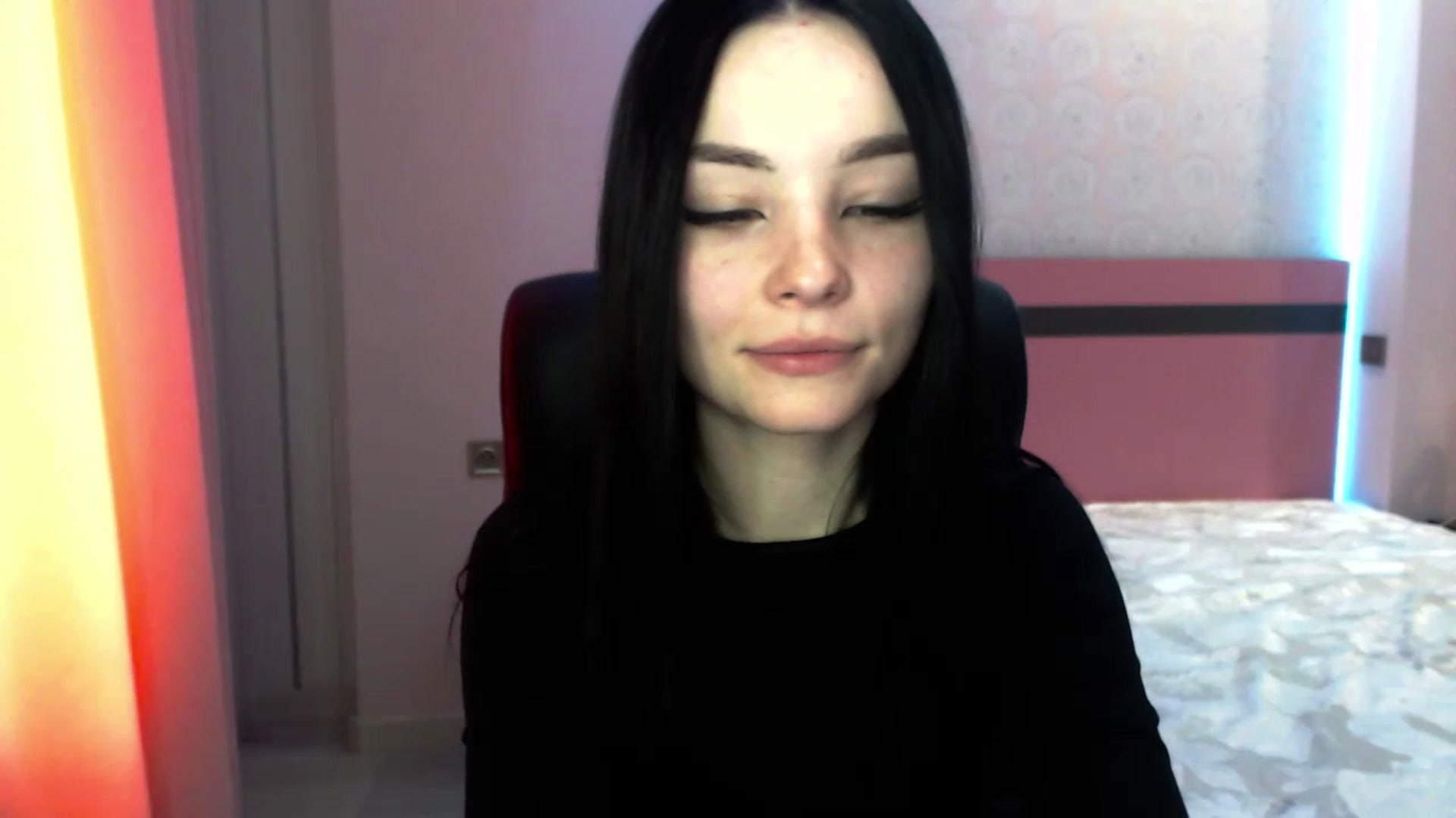 Gallery image thumbnail from SonyaOlsen's myfreecams stream on, 02/06/2023, 09:32 image 2 of 20