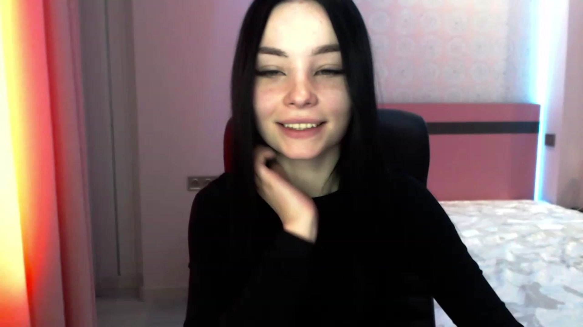 Gallery image thumbnail from SonyaOlsen's myfreecams stream on, 02/06/2023, 09:32 image 17 of 20
