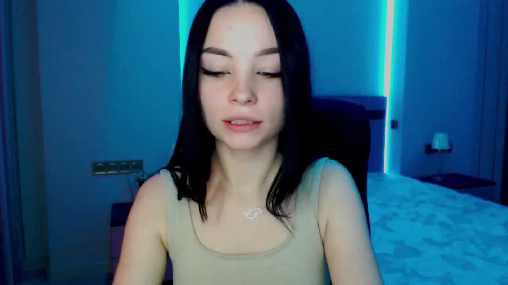 Gallery image thumbnail from SonyaOlsen's myfreecams stream on, 02/15/2023, 10:33 image 4 of 20