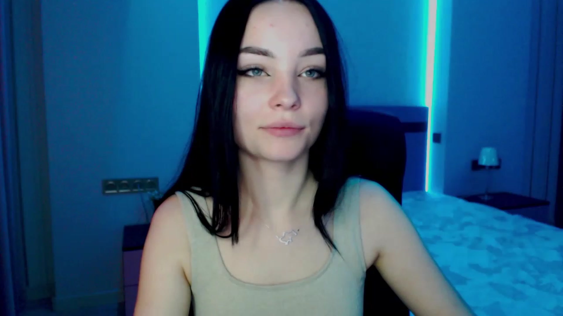 Gallery image thumbnail from SonyaOlsen's myfreecams stream on, 02/15/2023, 10:33 image 5 of 20