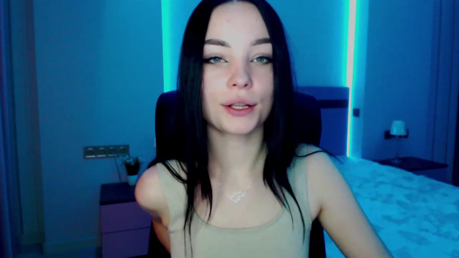 Gallery image thumbnail from SonyaOlsen's myfreecams stream on, 02/15/2023, 10:33 image 11 of 20