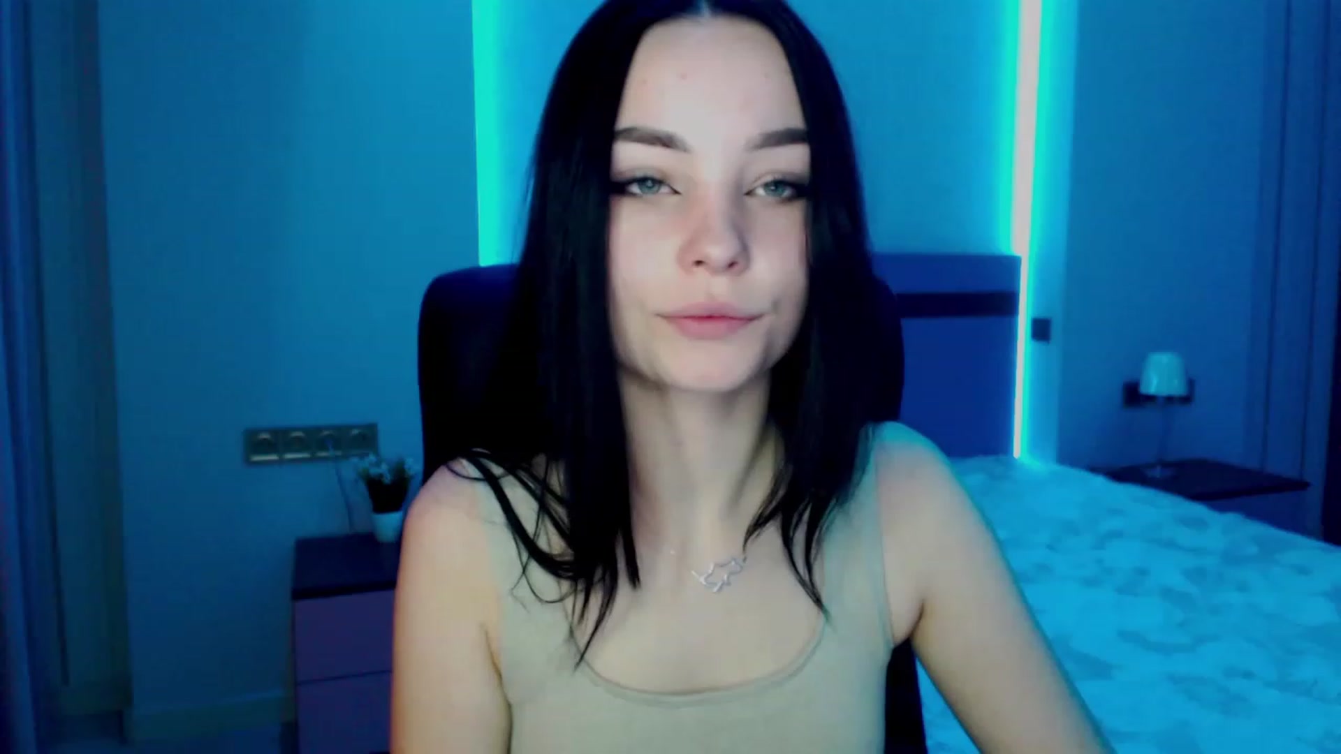 Gallery image thumbnail from SonyaOlsen's myfreecams stream on, 02/15/2023, 11:21 image 3 of 20