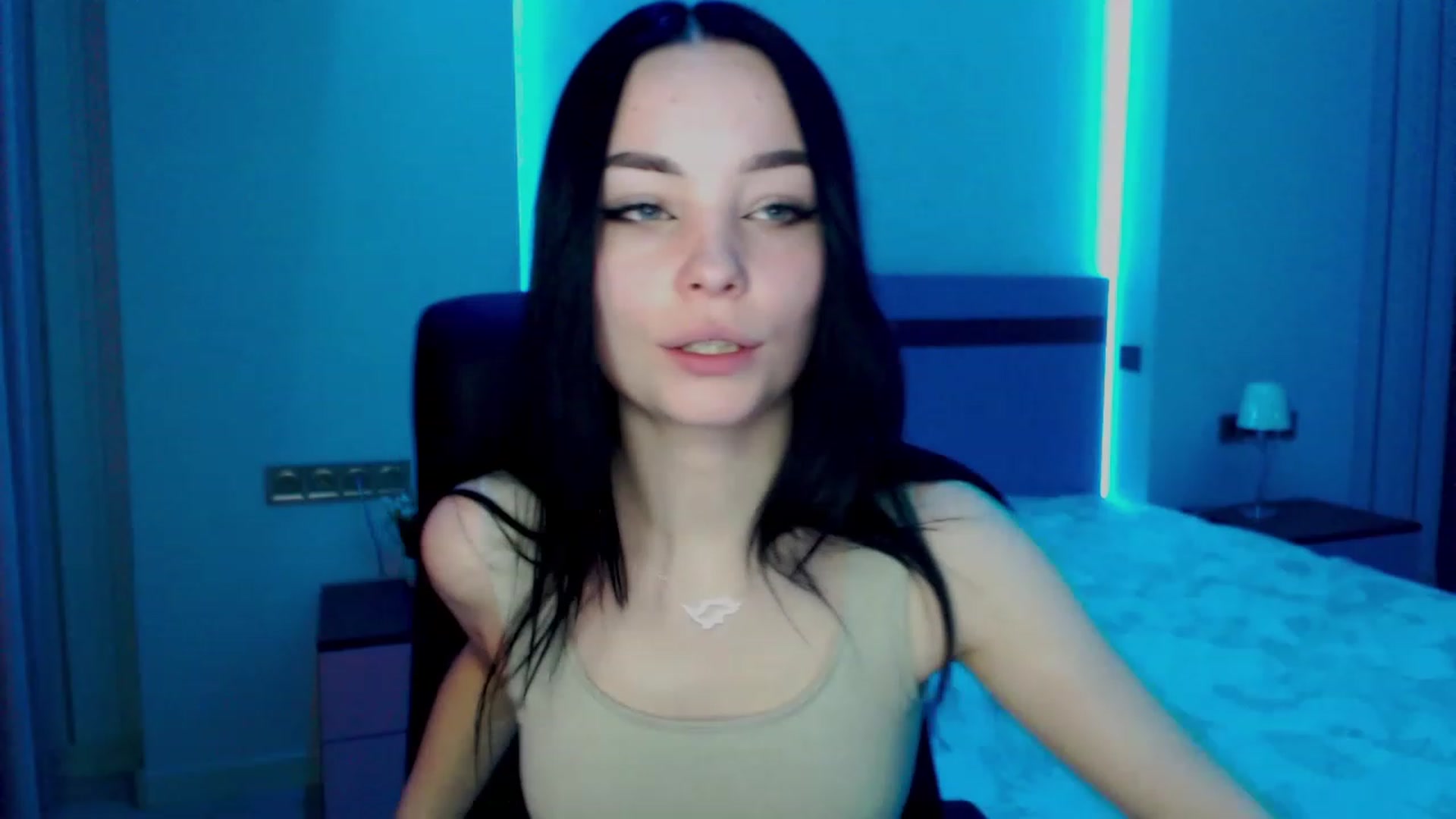 Gallery image thumbnail from SonyaOlsen's myfreecams stream on, 02/15/2023, 11:52 image 7 of 20