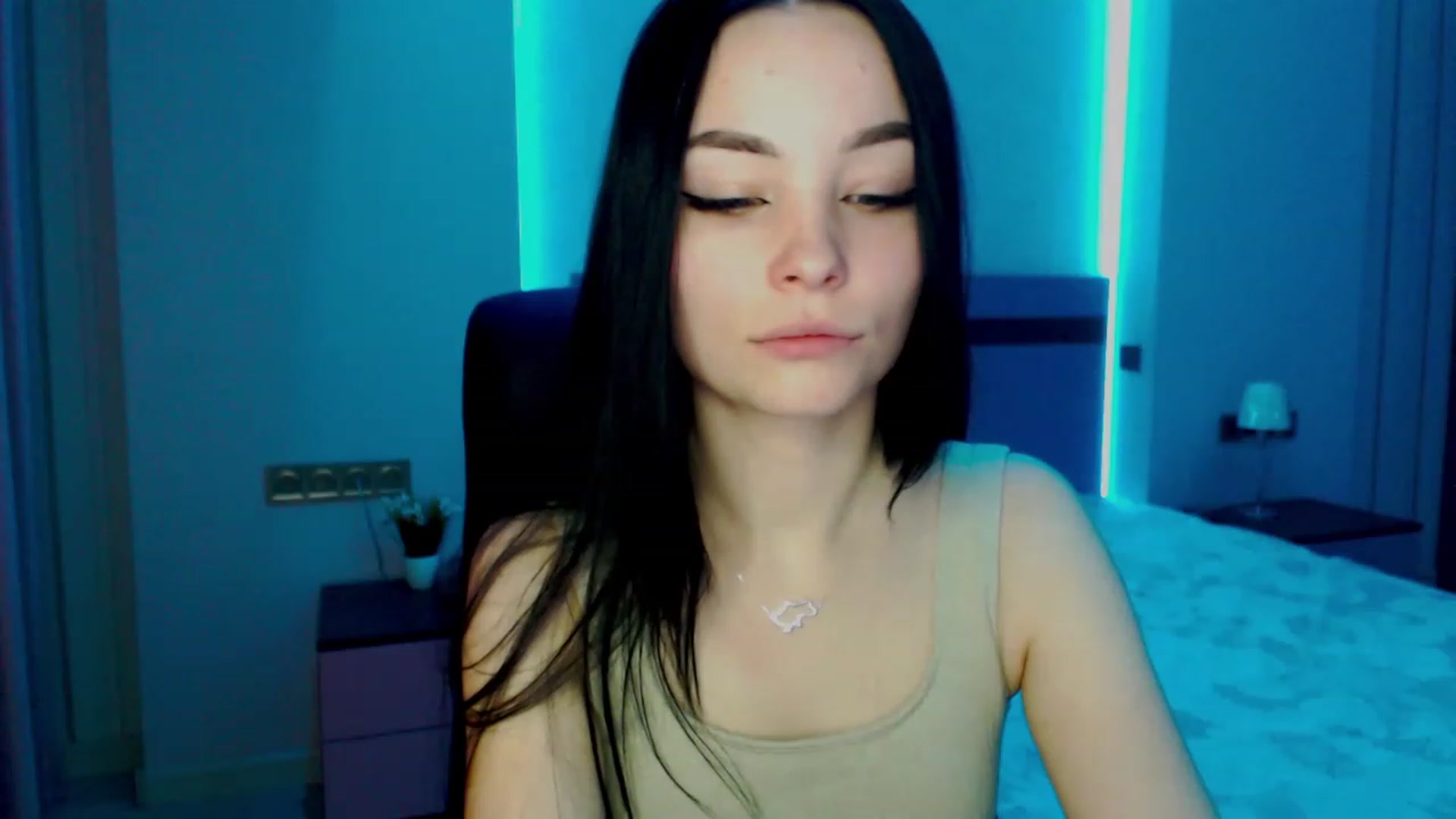 Gallery image thumbnail from SonyaOlsen's myfreecams stream on, 02/15/2023, 11:52 image 16 of 20