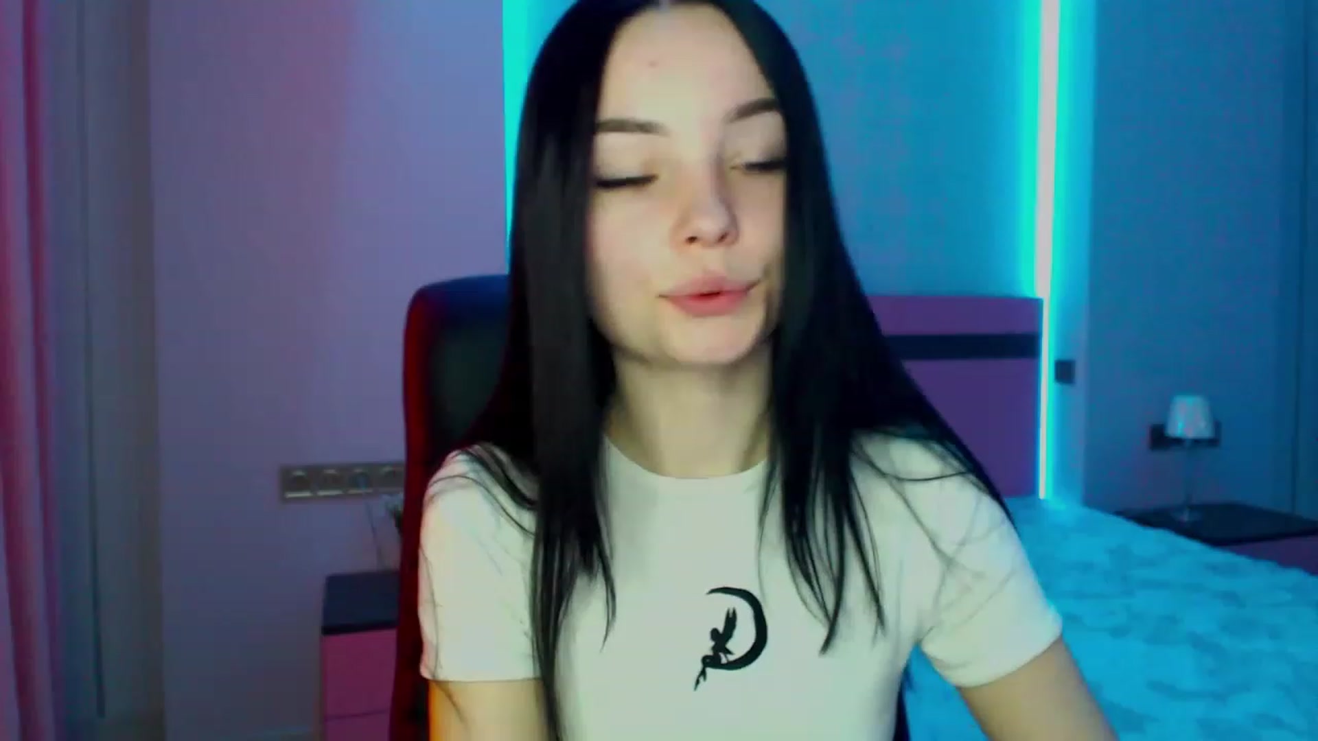 Gallery image thumbnail from SonyaOlsen's myfreecams stream on, 02/16/2023, 09:16 image 7 of 20