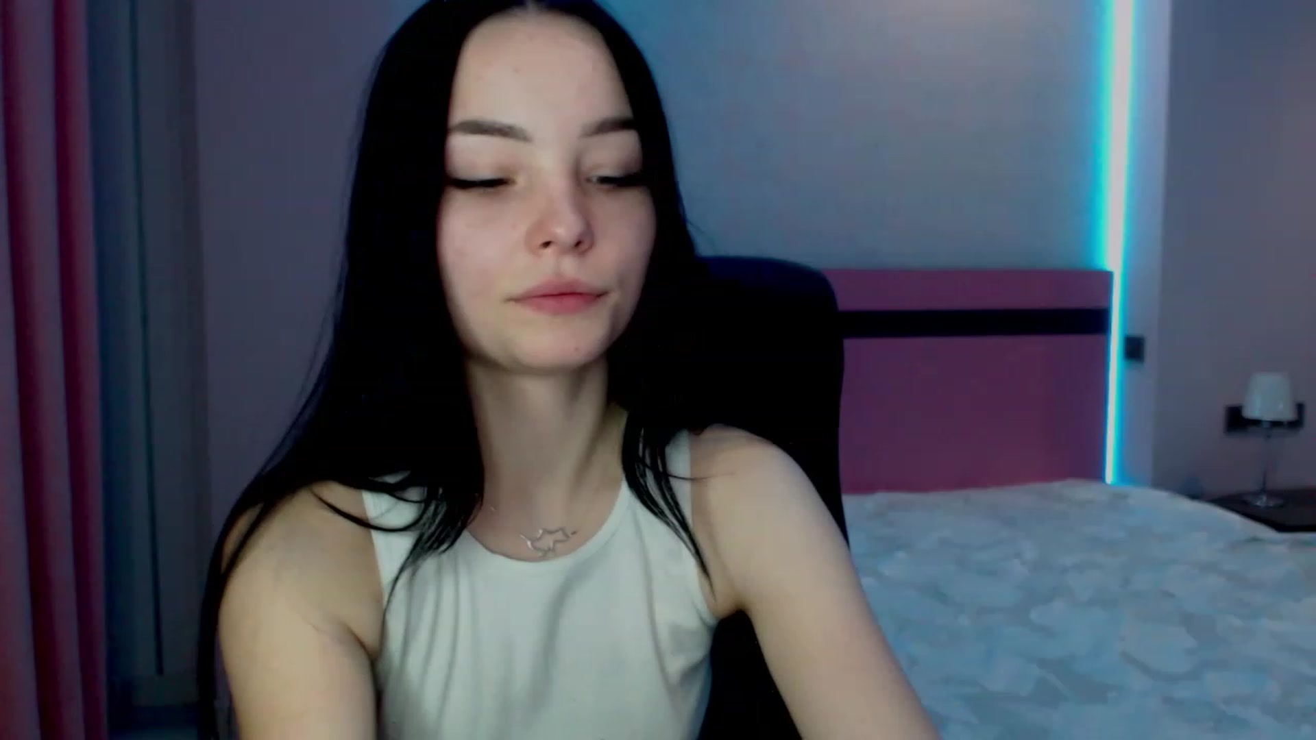 Gallery image thumbnail from SonyaOlsen's myfreecams stream on, 02/20/2023, 11:40 image 17 of 20