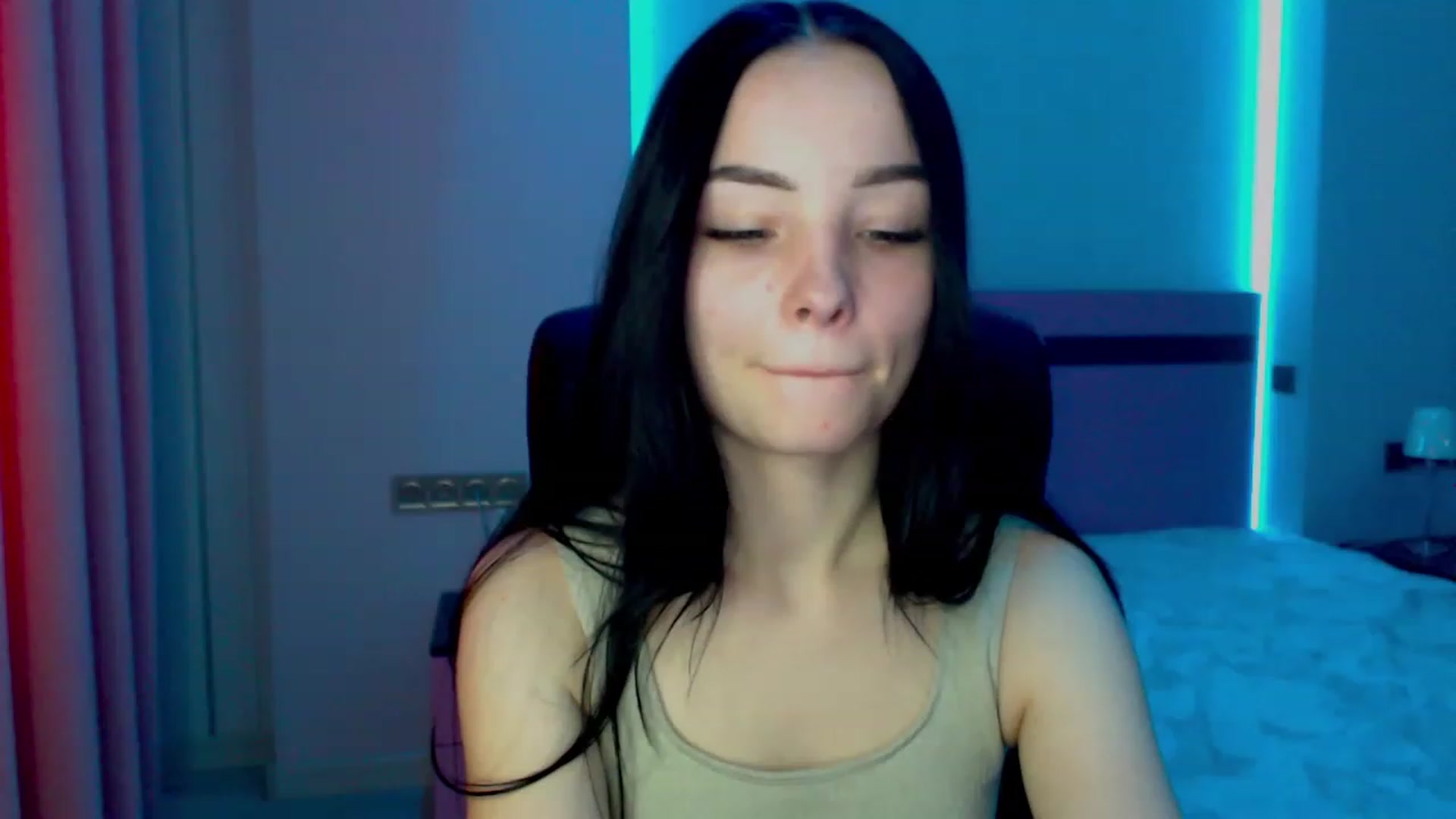 Gallery image thumbnail from SonyaOlsen's myfreecams stream on, 02/22/2023, 10:36 image 6 of 20