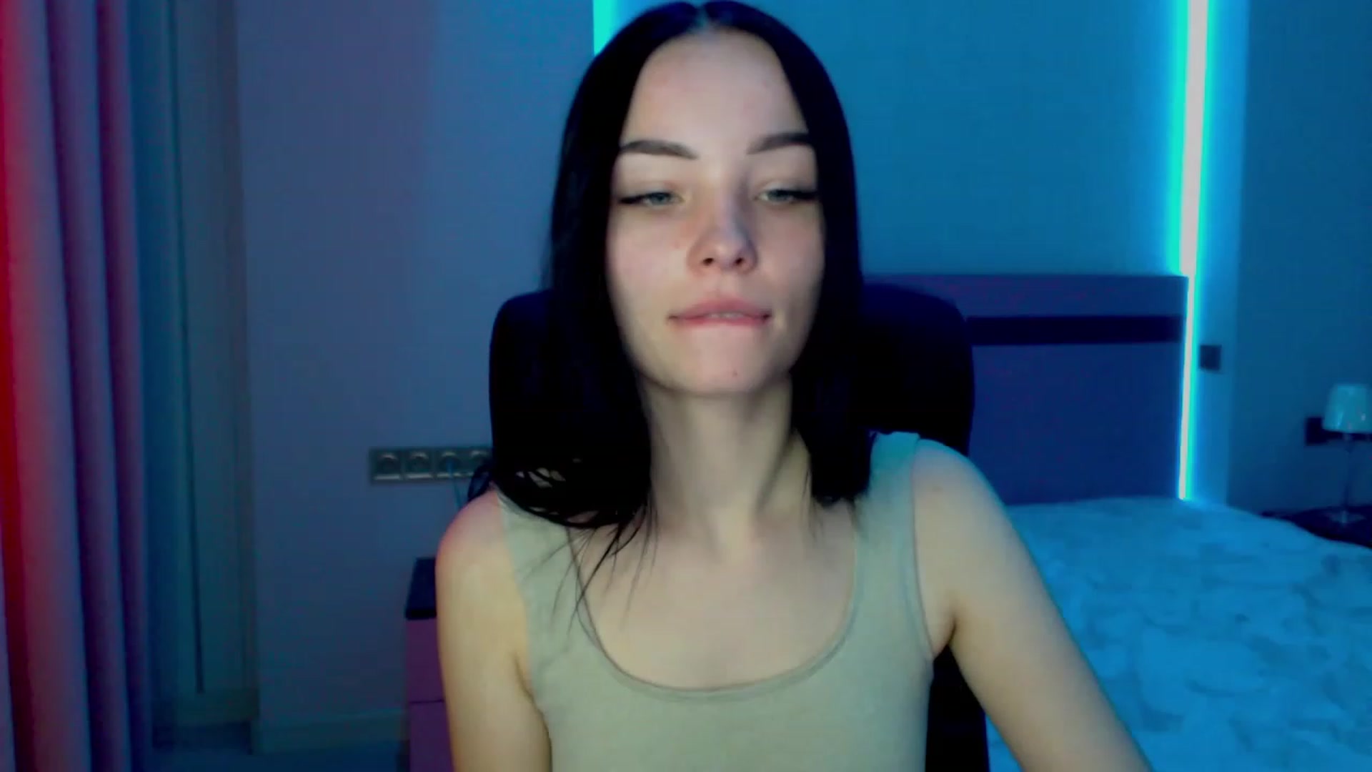 Gallery image thumbnail from SonyaOlsen's myfreecams stream on, 02/22/2023, 10:36 image 1 of 20