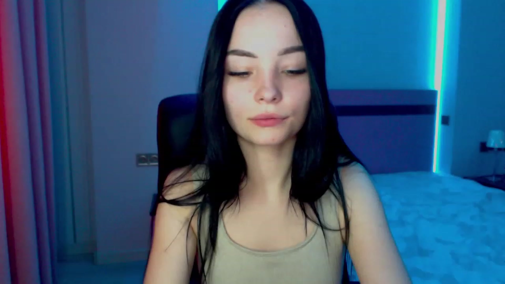 Gallery image thumbnail from SonyaOlsen's myfreecams stream on, 02/22/2023, 10:36 image 13 of 20