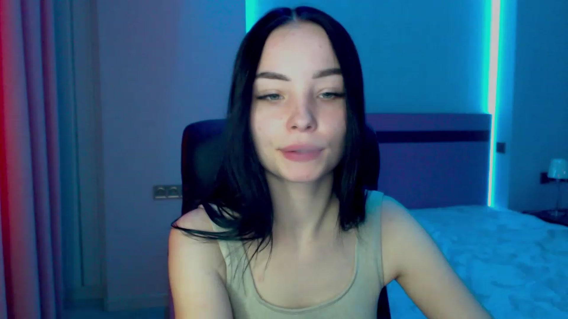 Gallery image thumbnail from SonyaOlsen's myfreecams stream on, 02/22/2023, 10:36 image 2 of 20