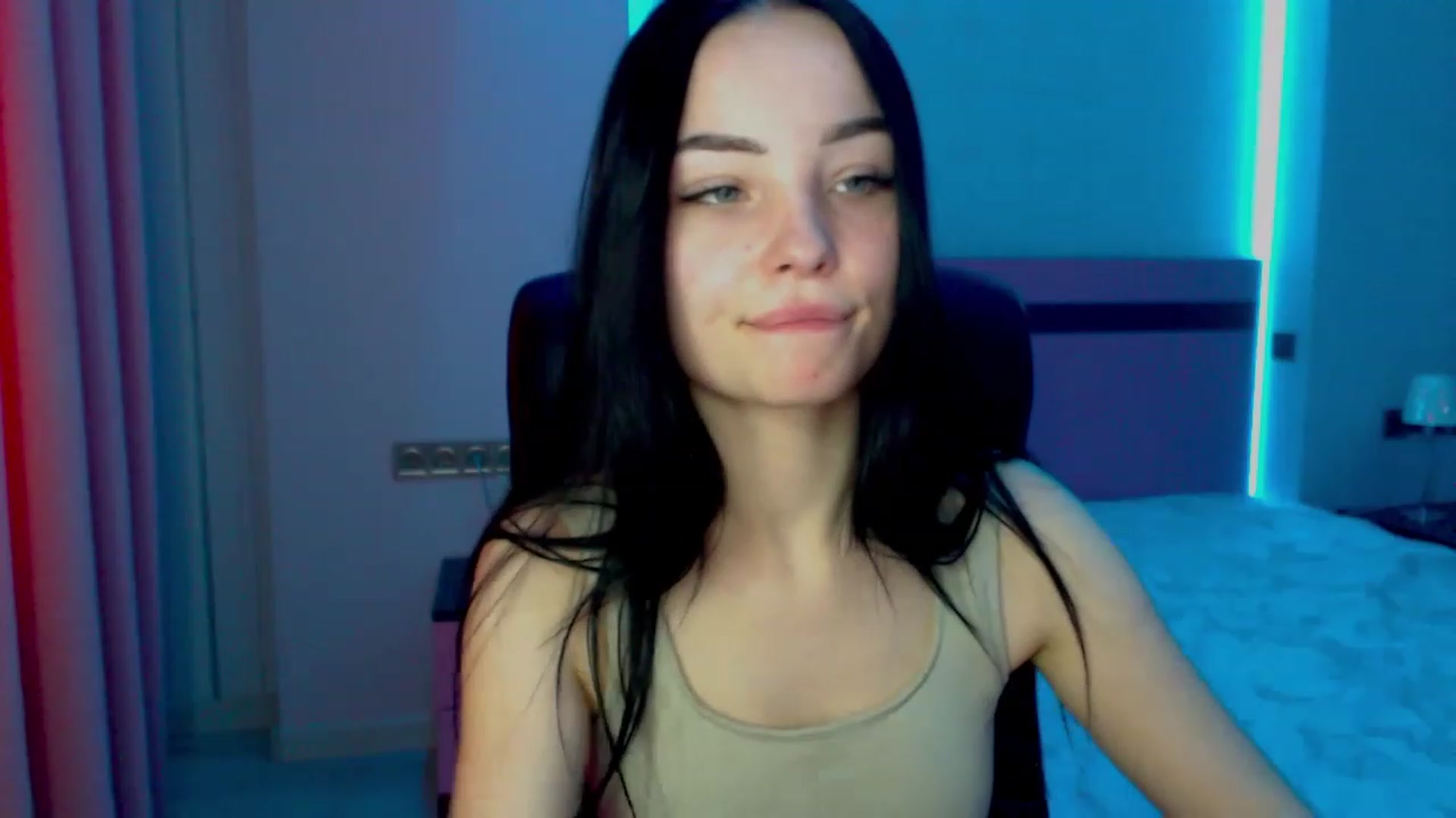 Gallery image thumbnail from SonyaOlsen's myfreecams stream on, 02/22/2023, 10:36 image 11 of 20