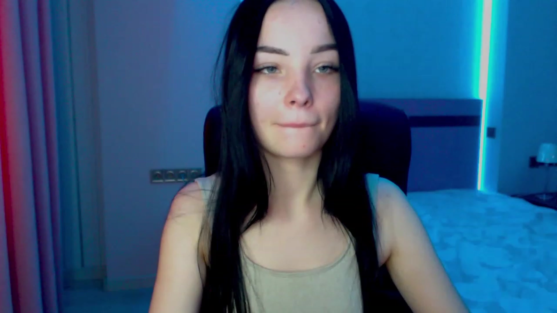 Gallery image thumbnail from SonyaOlsen's myfreecams stream on, 02/22/2023, 10:36 image 15 of 20