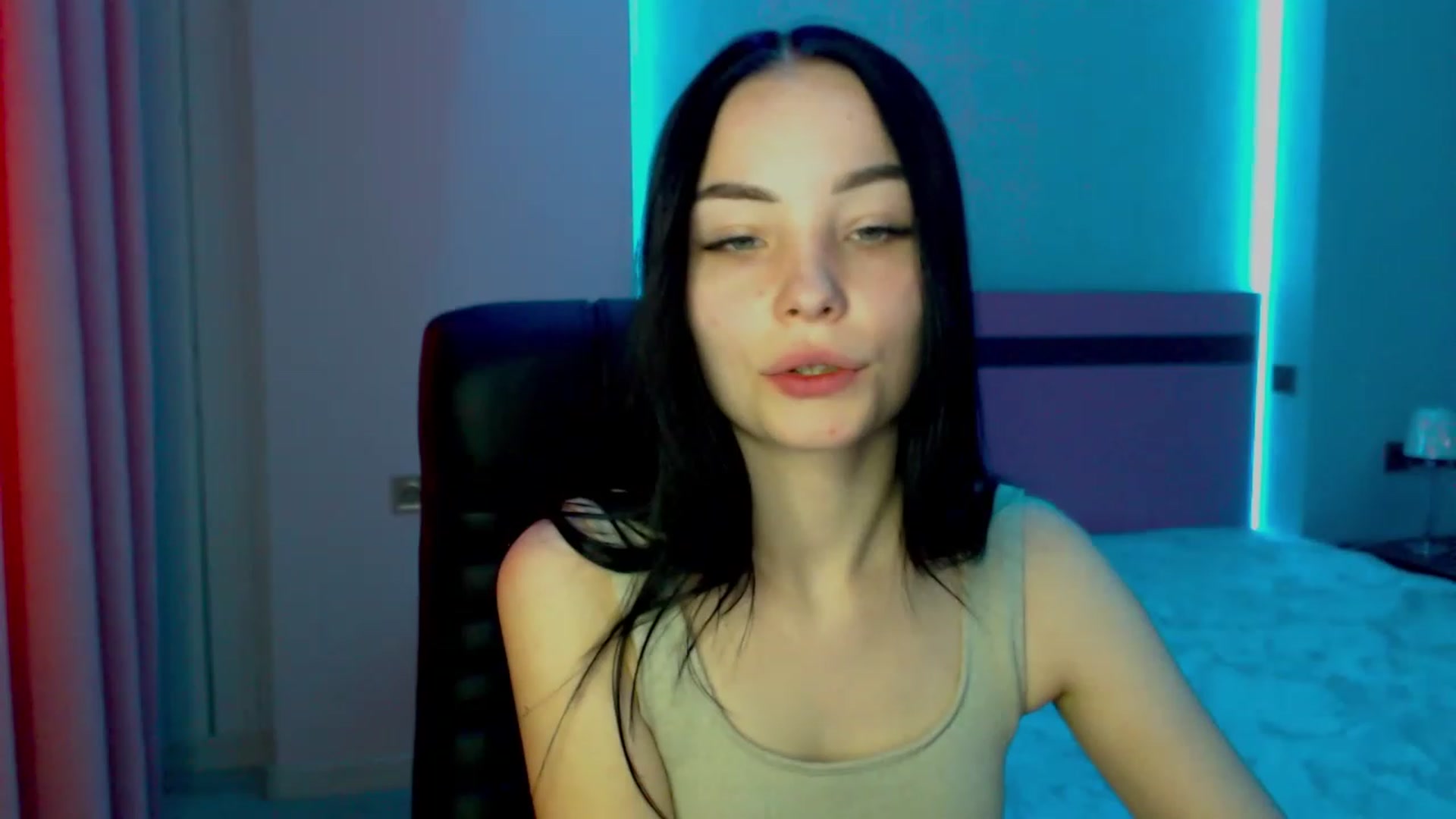 Gallery image thumbnail from SonyaOlsen's myfreecams stream on, 02/22/2023, 10:36 image 3 of 20