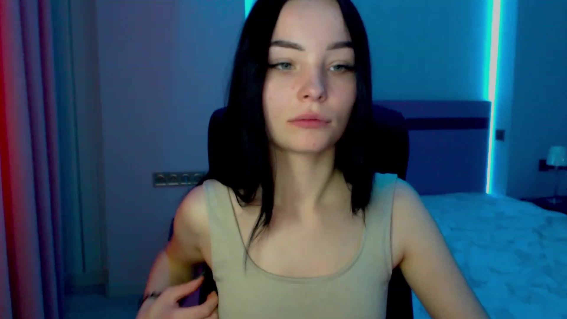 Gallery image thumbnail from SonyaOlsen's myfreecams stream on, 02/22/2023, 10:36 image 18 of 20