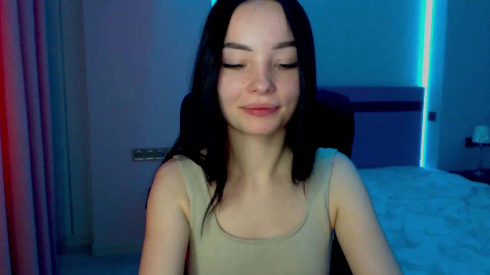 Gallery image thumbnail from SonyaOlsen's myfreecams stream on, 02/22/2023, 10:36 image 19 of 20