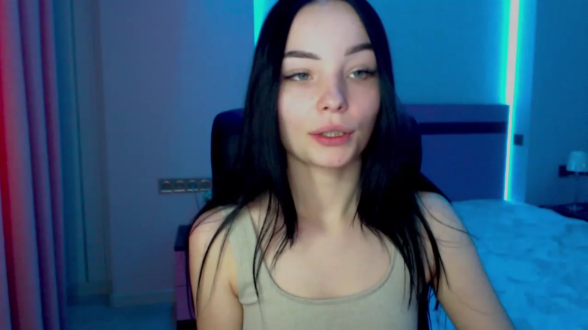 Gallery image thumbnail from SonyaOlsen's myfreecams stream on, 02/22/2023, 11:56 image 2 of 20