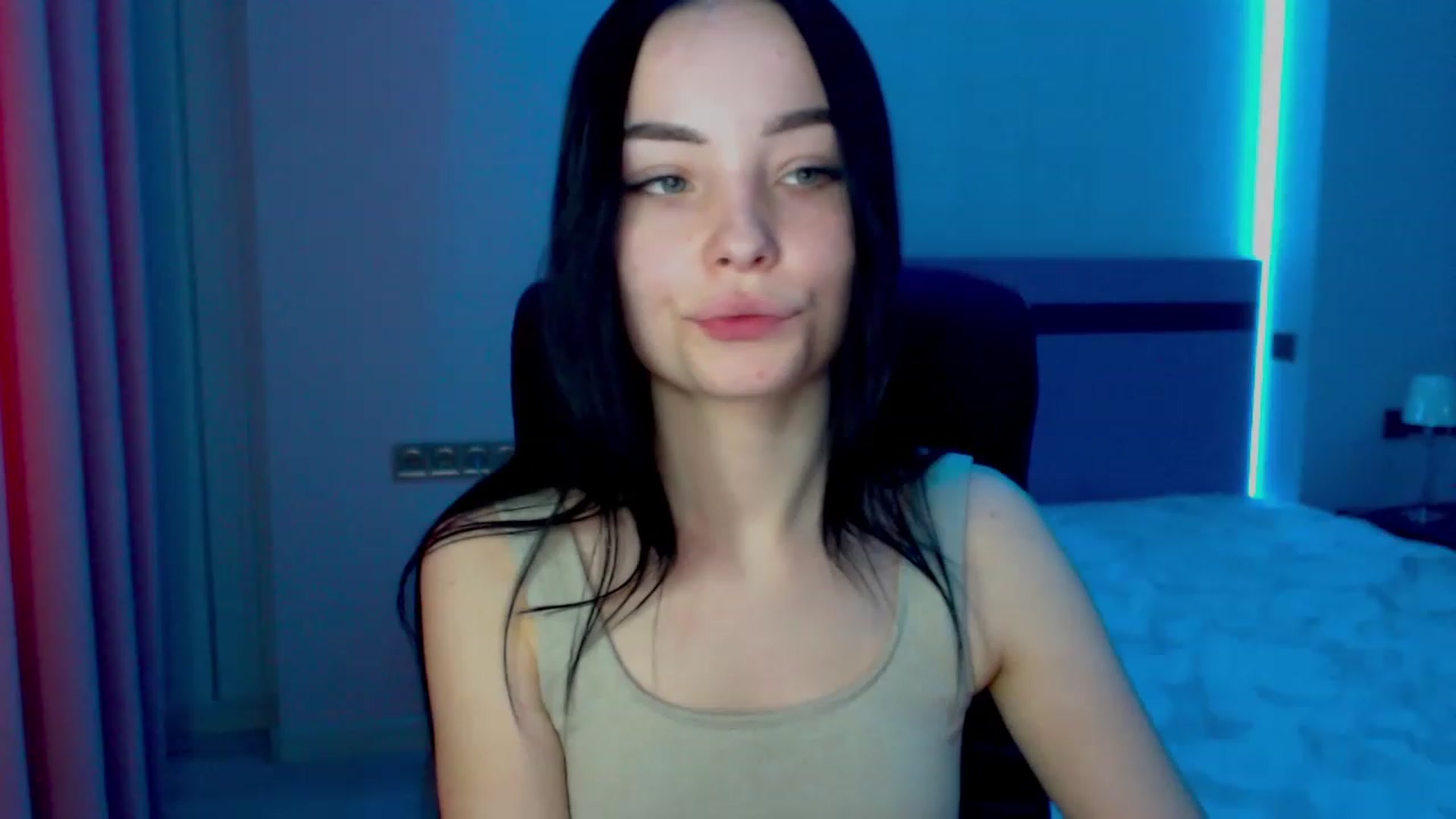 Gallery image thumbnail from SonyaOlsen's myfreecams stream on, 02/22/2023, 11:56 image 17 of 20