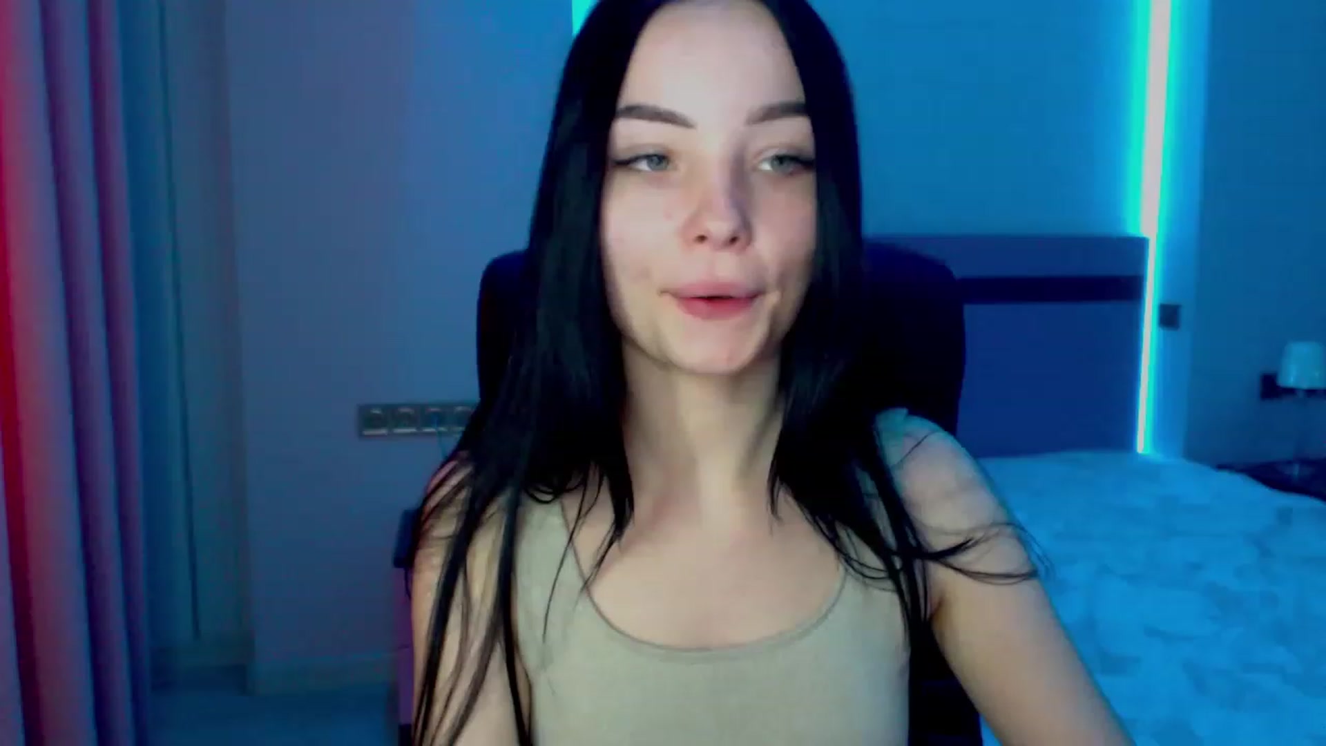 Gallery image thumbnail from SonyaOlsen's myfreecams stream on, 02/22/2023, 11:56 image 3 of 20