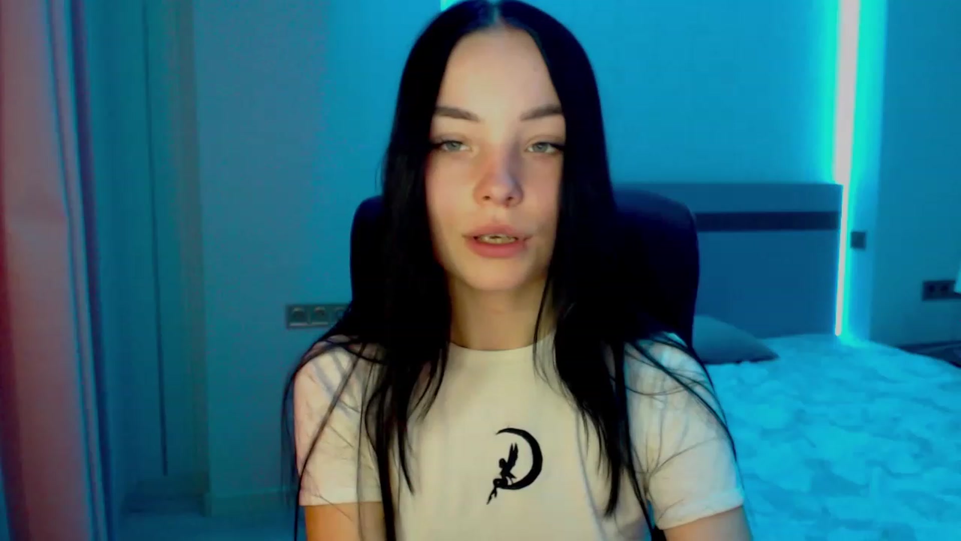 Gallery image thumbnail from SonyaOlsen's myfreecams stream on, 02/27/2023, 11:11 image 16 of 20
