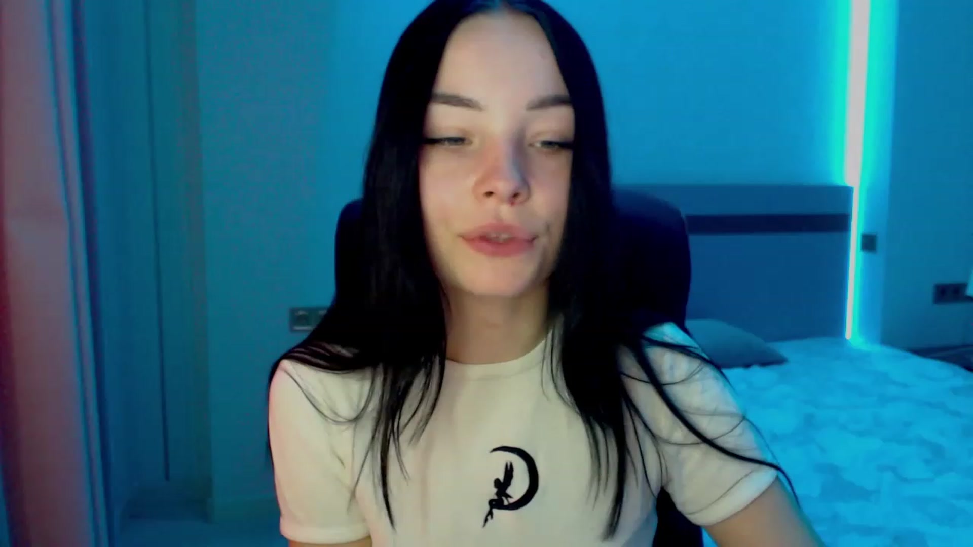 Gallery image thumbnail from SonyaOlsen's myfreecams stream on, 02/27/2023, 11:11 image 13 of 20