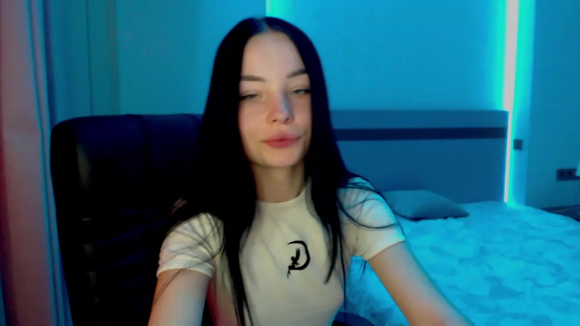 Gallery image thumbnail from SonyaOlsen's myfreecams stream on, 02/27/2023, 11:11 image 20 of 20