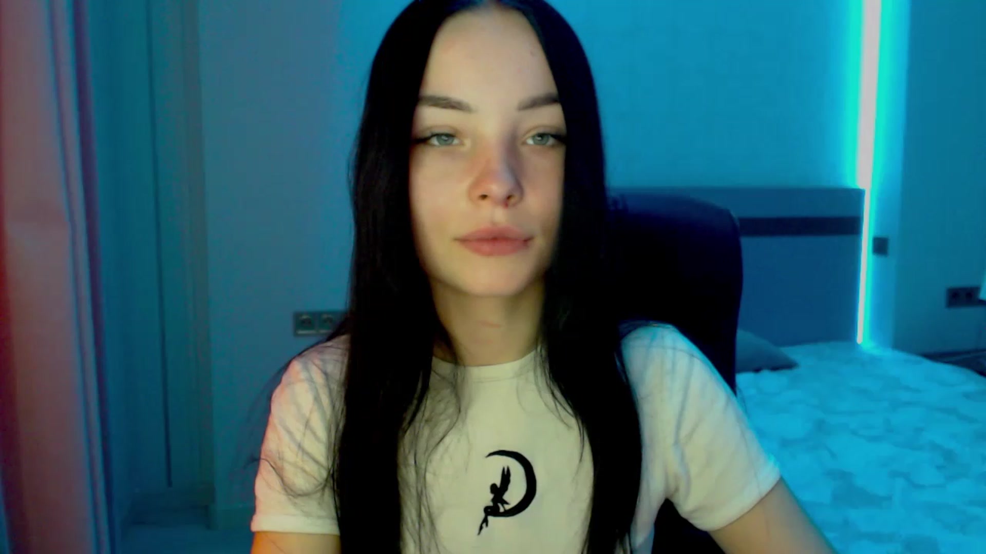 Gallery image thumbnail from SonyaOlsen's myfreecams stream on, 02/27/2023, 11:11 image 5 of 20