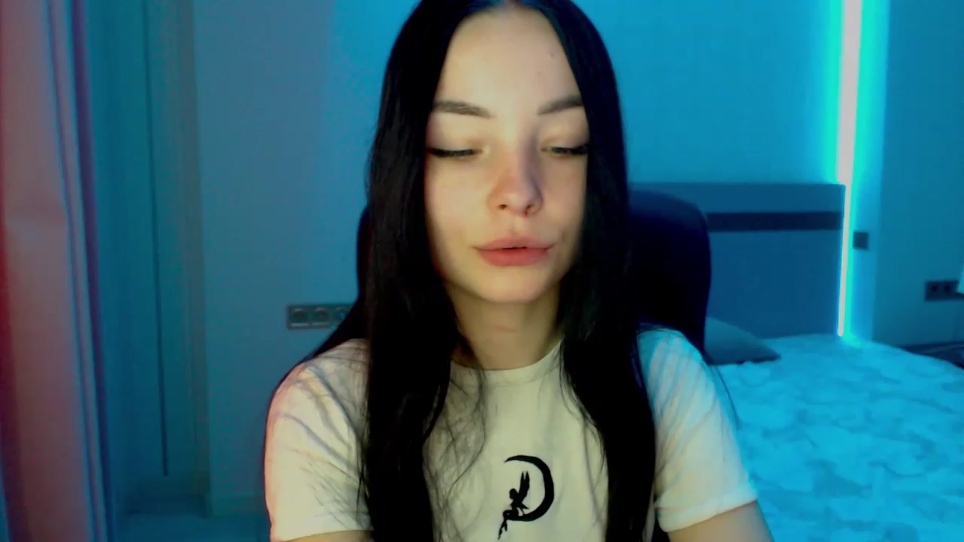 Gallery image thumbnail from SonyaOlsen's myfreecams stream on, 02/27/2023, 11:11 image 6 of 20