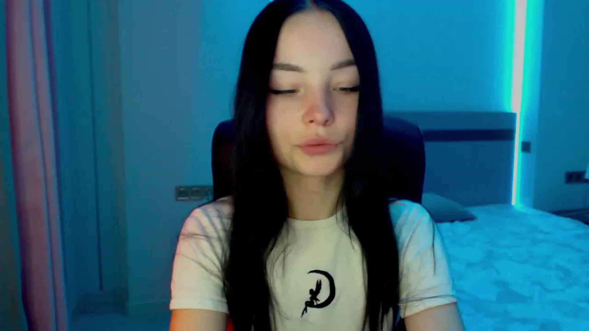 Gallery image thumbnail from SonyaOlsen's myfreecams stream on, 02/27/2023, 11:11 image 3 of 20