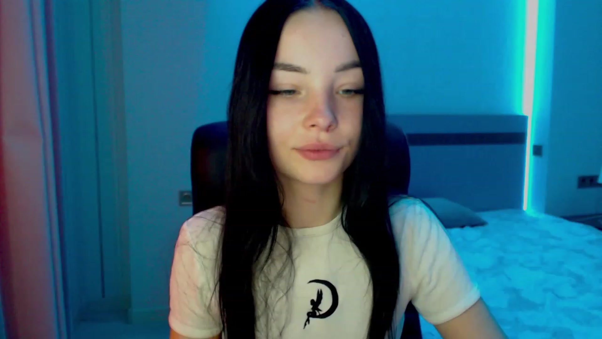 Gallery image thumbnail from SonyaOlsen's myfreecams stream on, 02/27/2023, 11:11 image 8 of 20
