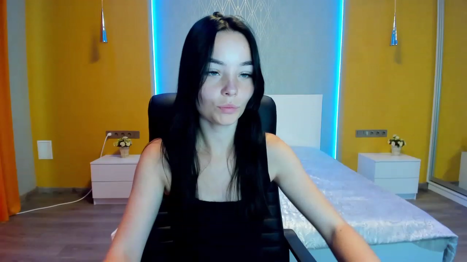 Gallery image thumbnail from SonyaOlsen's myfreecams stream on, 07/23/2023, 10:08 image 16 of 20