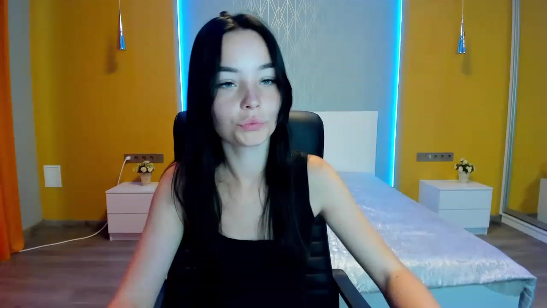 Gallery image thumbnail from SonyaOlsen's myfreecams stream on, 07/23/2023, 10:08 image 15 of 20