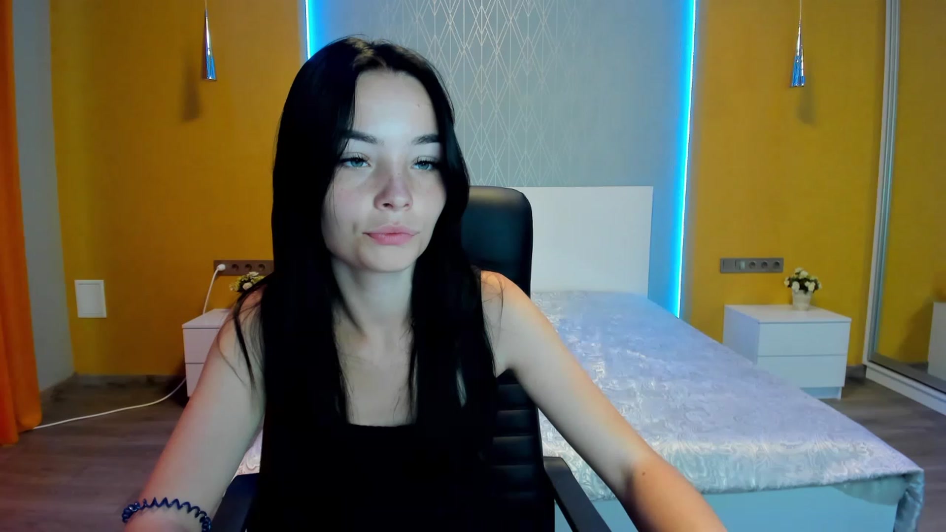 Gallery image thumbnail from SonyaOlsen's myfreecams stream on, 07/23/2023, 10:58 image 15 of 20