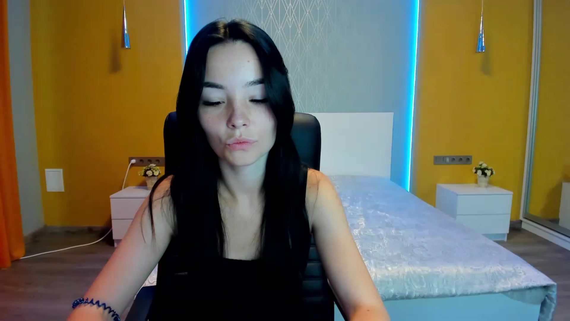 Gallery image thumbnail from SonyaOlsen's myfreecams stream on, 07/23/2023, 10:58 image 16 of 20